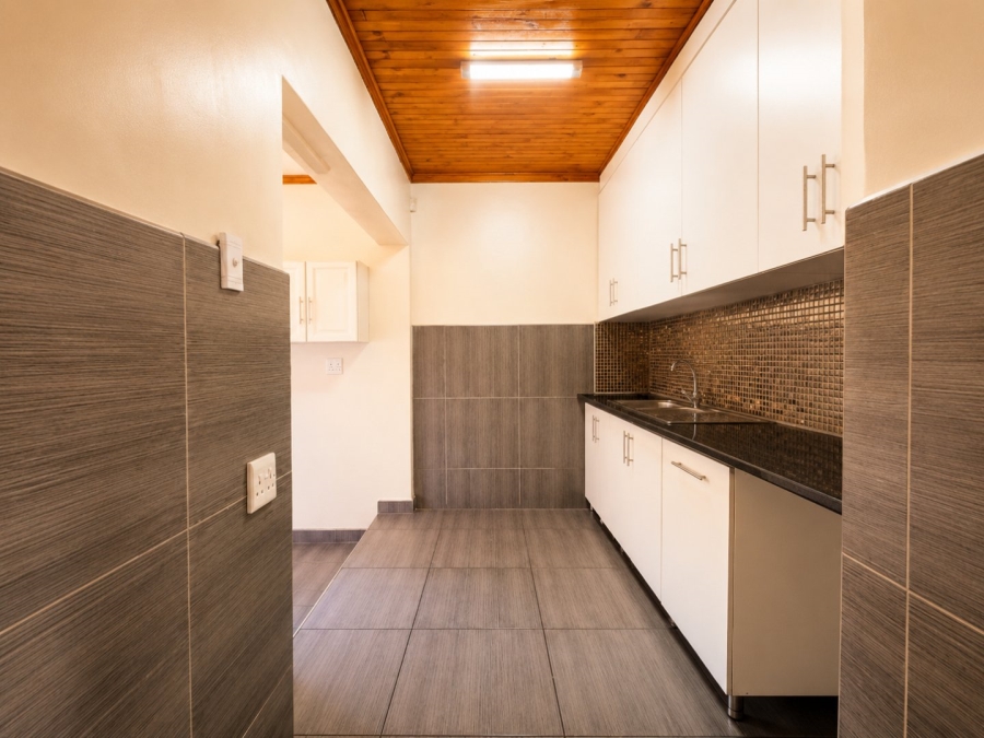 6 Bedroom Property for Sale in Flamwood North West